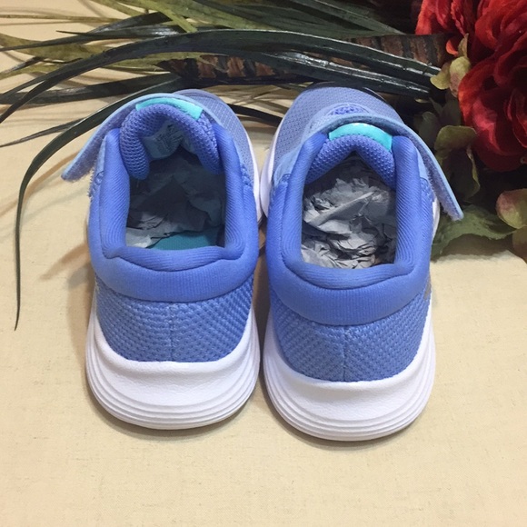 Last chance!! New; Nike Revolution 4 (PS) Sneakers - Picture 4 of 11